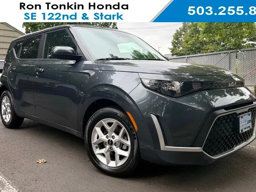2024 Kia Soul LX photo 1