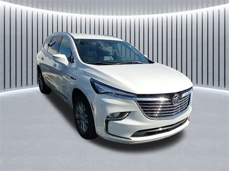 2024 Buick Enclave Essence photo 1