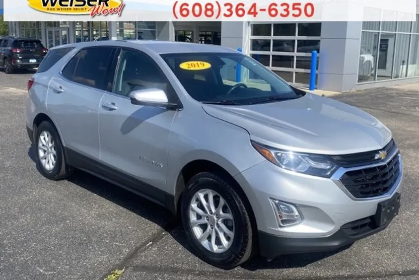 2019 Chevrolet Equinox LT photo 1