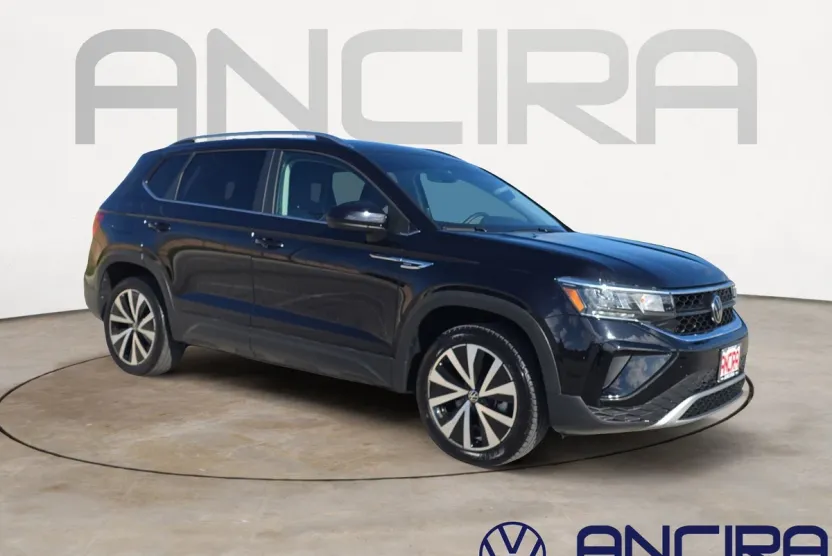 2024 Volkswagen Taos SE photo 1