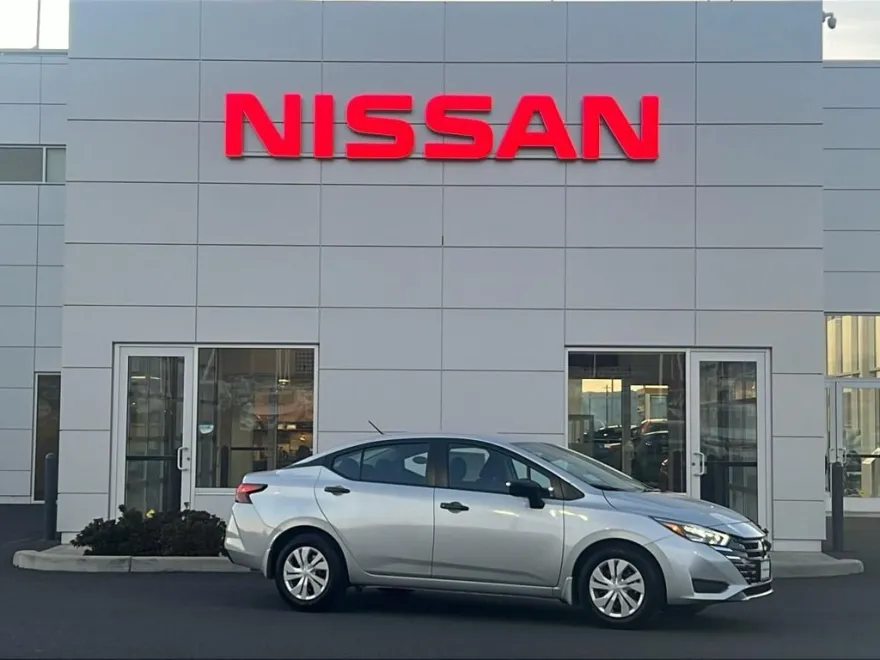 2025 Nissan Versa S photo 1