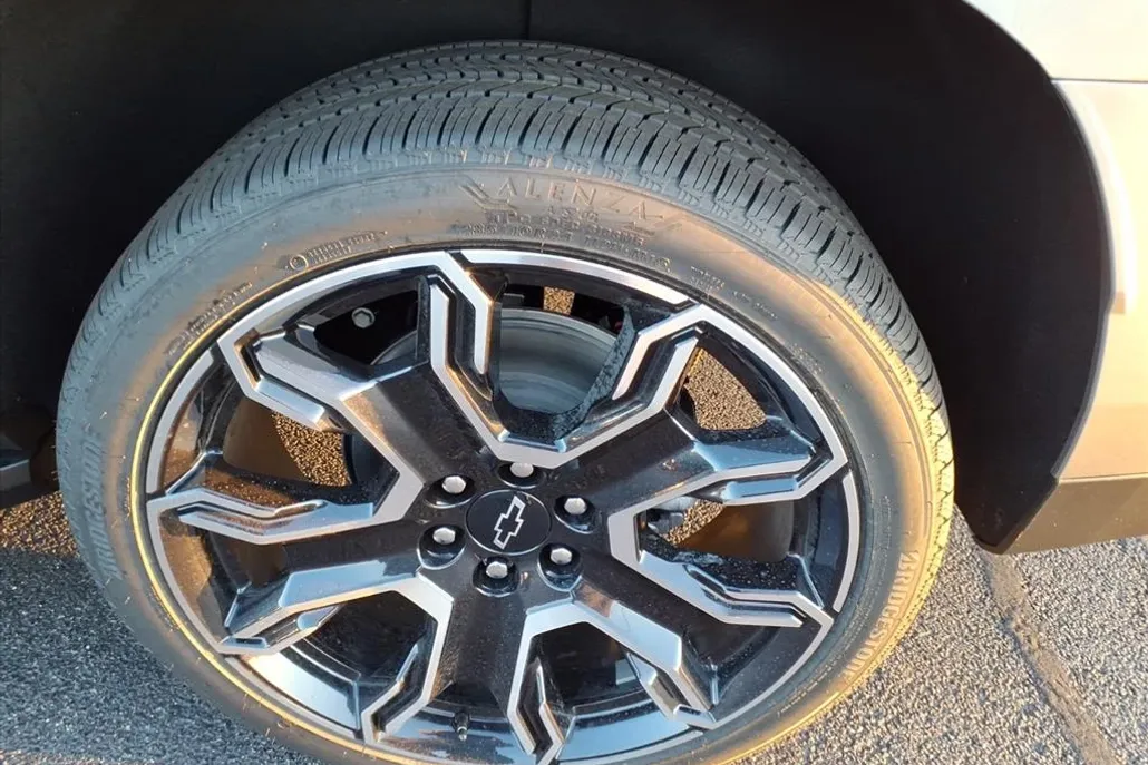 2026 Chevrolet Tahoe RST photo 1
