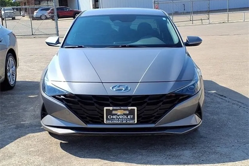 2021 Hyundai Elantra SEL photo 1