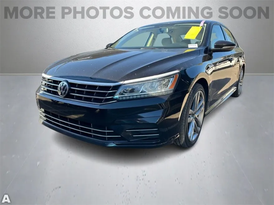 2018 Volkswagen Passat 2.0T R-Line photo 1