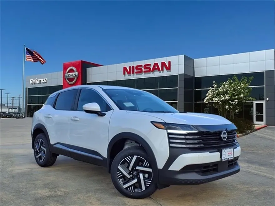 2025 Nissan Kicks SV photo 1