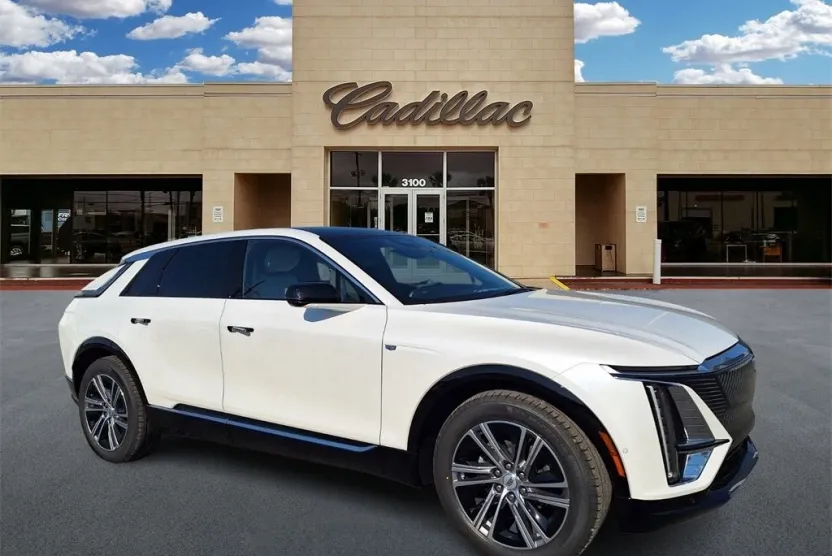 2025 Cadillac Lyriq Luxury photo 1