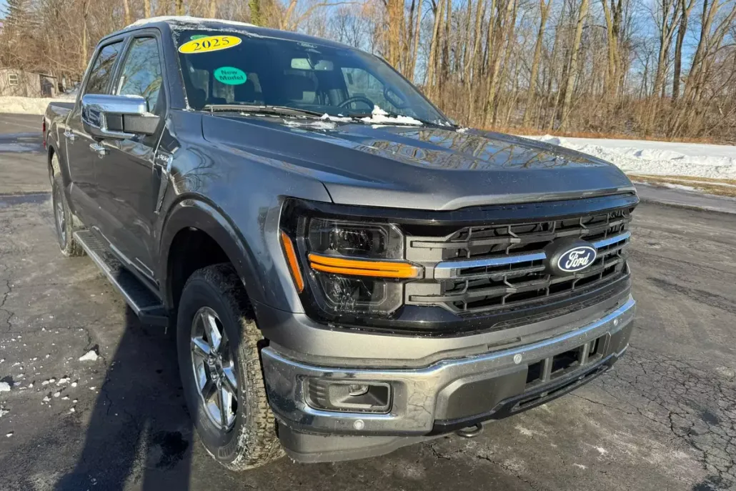 2025 Ford F-150 XLT photo 1