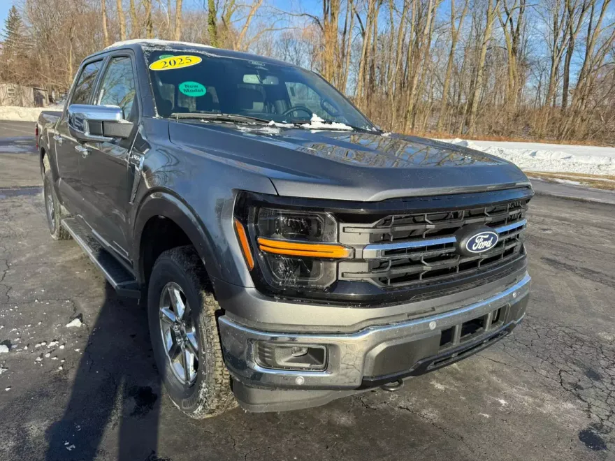2025 Ford F-150 XLT photo 1