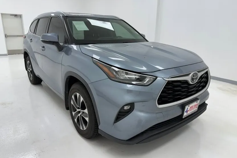 2020 Toyota Highlander XLE photo 1