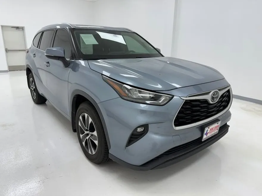 2020 Toyota Highlander XLE photo 1
