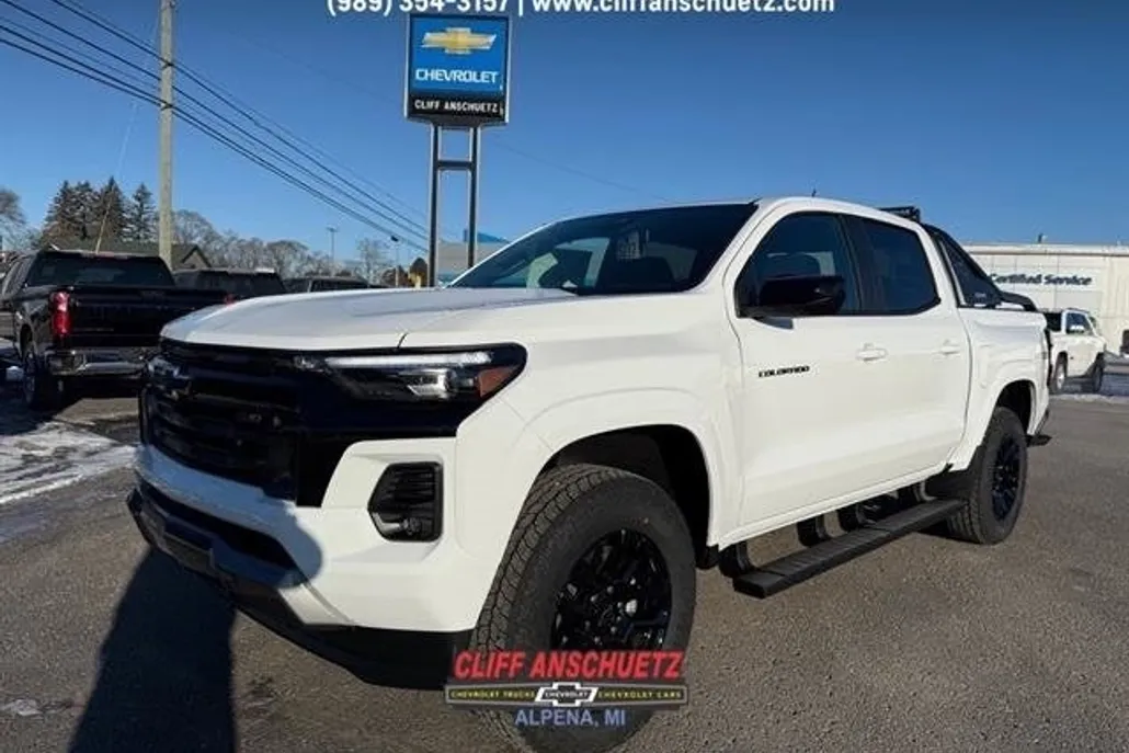 2025 Chevrolet Colorado Z71 photo 1