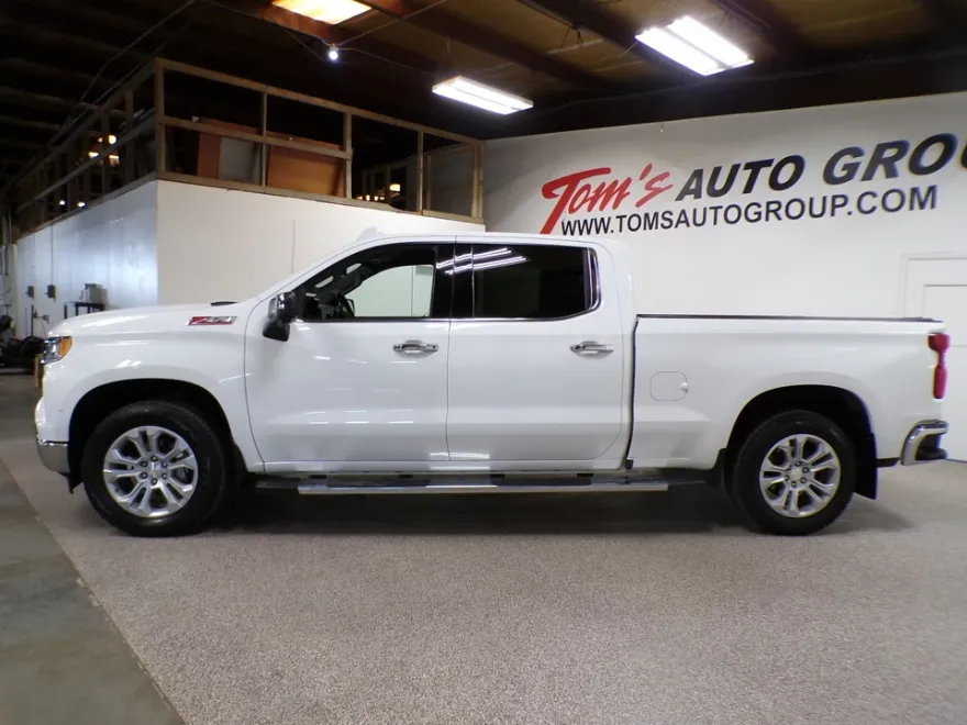 2023 Chevrolet Silverado 1500 LTZ photo 1