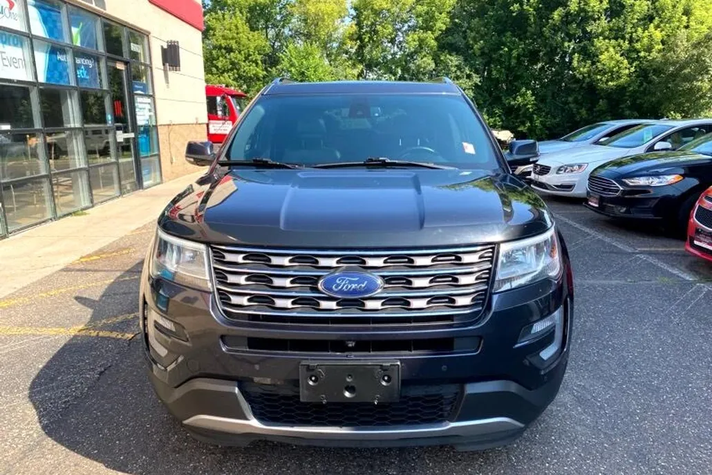 2017 Ford Explorer Limited photo 1