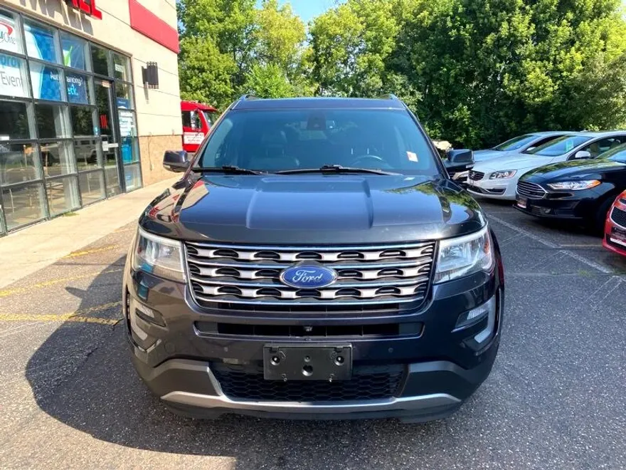 2017 Ford Explorer Limited photo 1