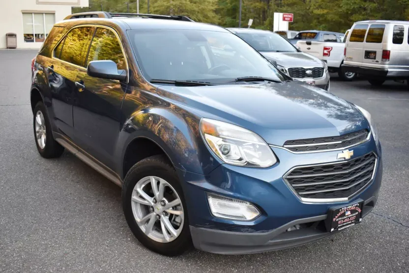 2016 Chevrolet Equinox LT photo 1