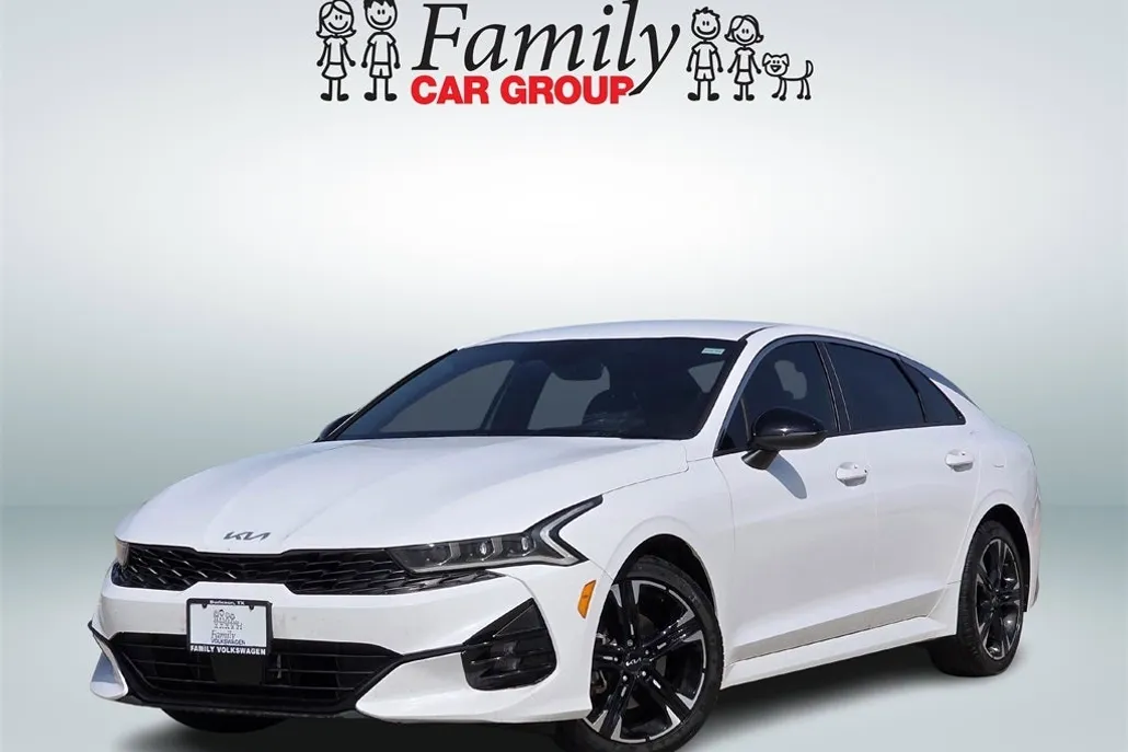 2024 Kia K5 GT-Line photo 1