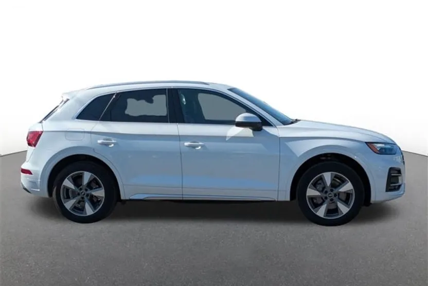 2023 Audi Q5 40 Premium Plus photo 1