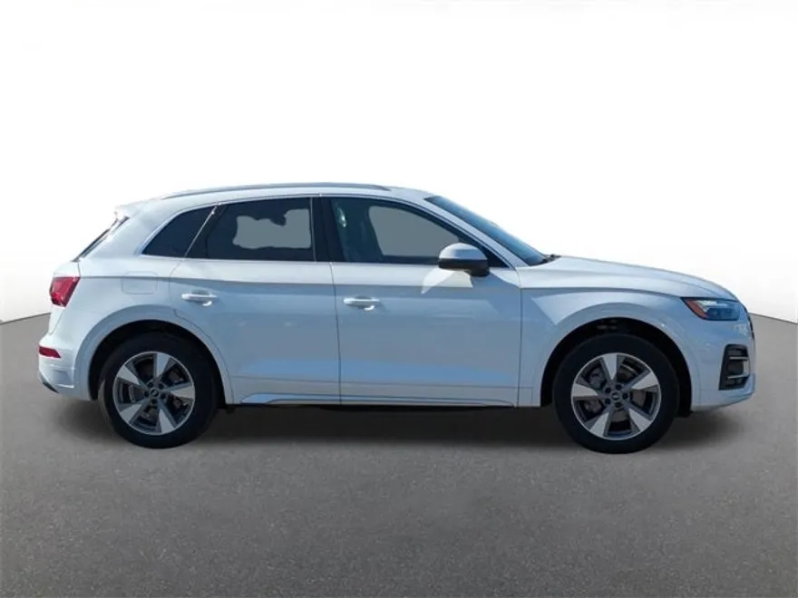 2023 Audi Q5 40 Premium Plus photo 1
