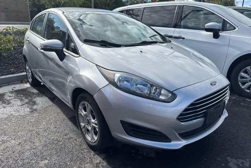 2016 Ford Fiesta SE photo 1