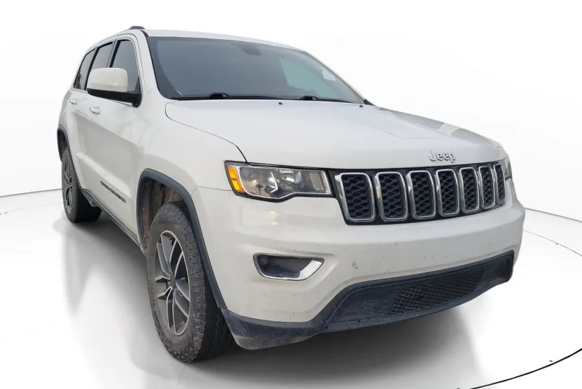 2019 Jeep Grand Cherokee Laredo E photo 1