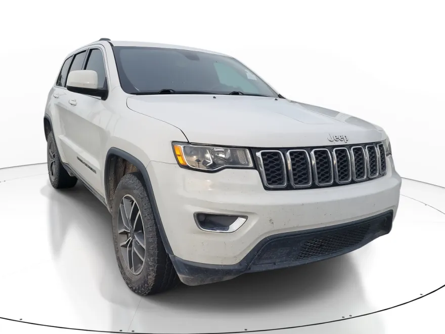 2019 Jeep Grand Cherokee Laredo E photo 1