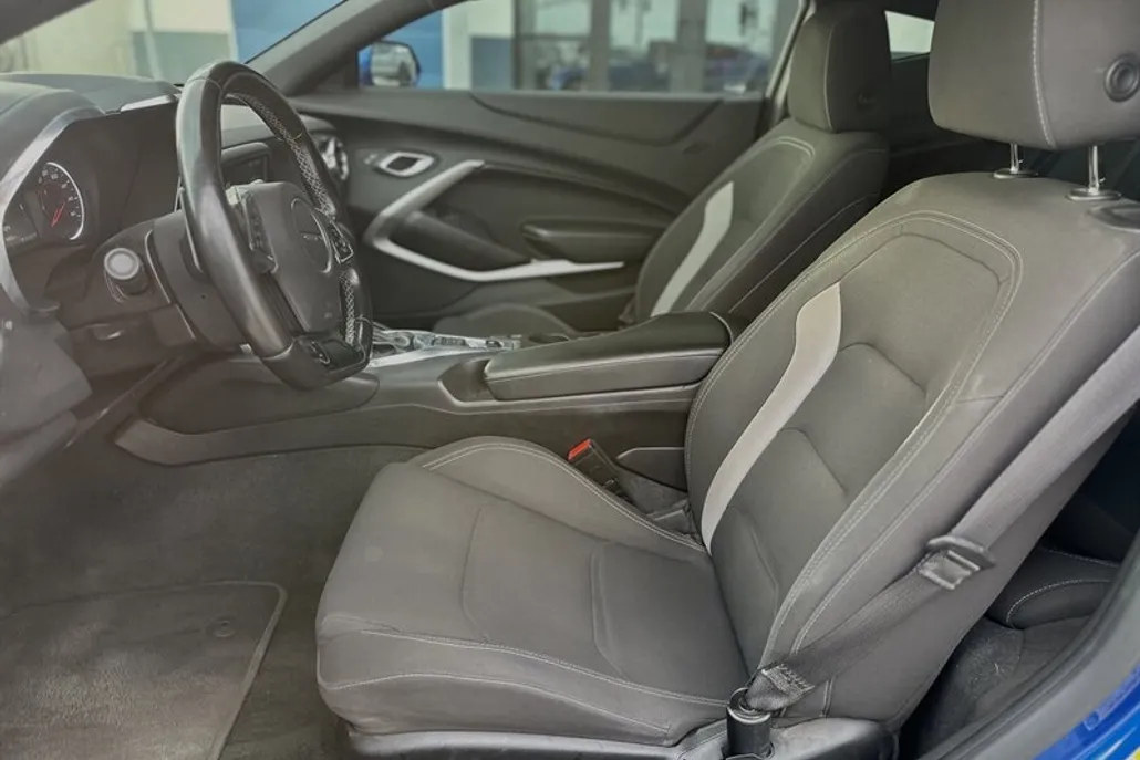 2018 Chevrolet Camaro 1LS 1LT photo 1