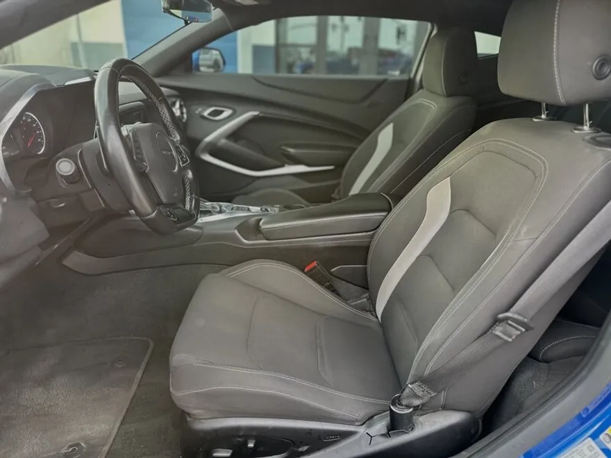 2018 Chevrolet Camaro 1LS 1LT photo 1