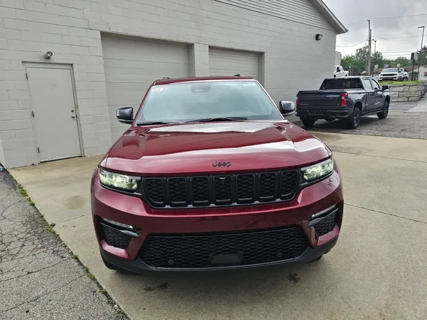 2025 Jeep Grand Cherokee Limited photo 1