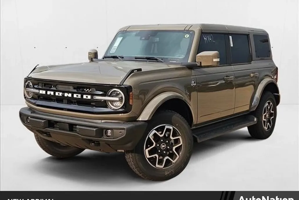 2025 Ford Bronco Outer Banks photo 1
