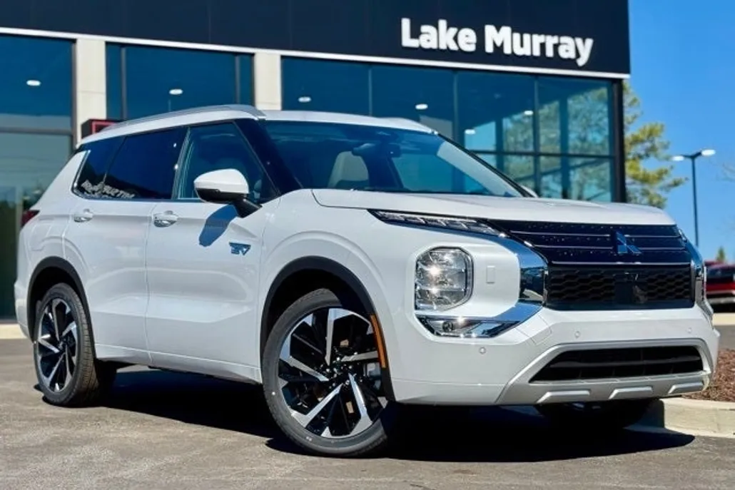 2025 Mitsubishi Outlander PHEV SEL photo 1