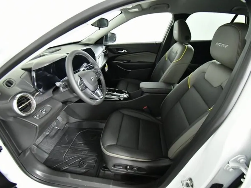 2026 Chevrolet Trax ACTIV photo 1
