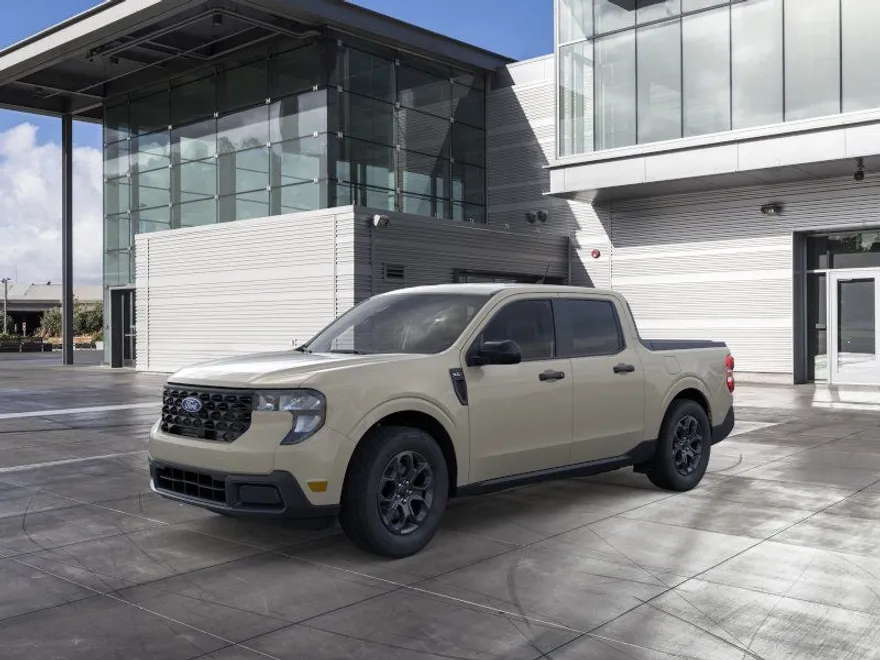 2025 Ford Maverick XLT photo 1