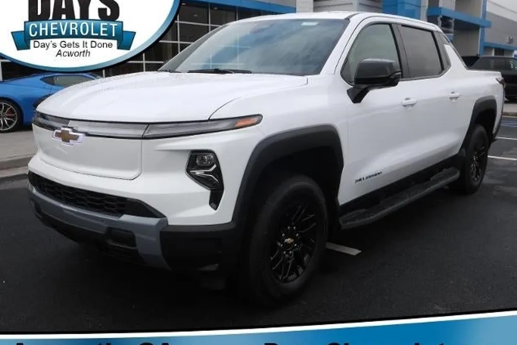 2025 Chevrolet Silverado EV LT photo 1