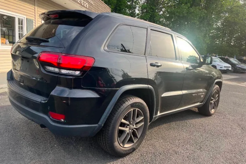 2016 Jeep Grand Cherokee Laredo photo 1