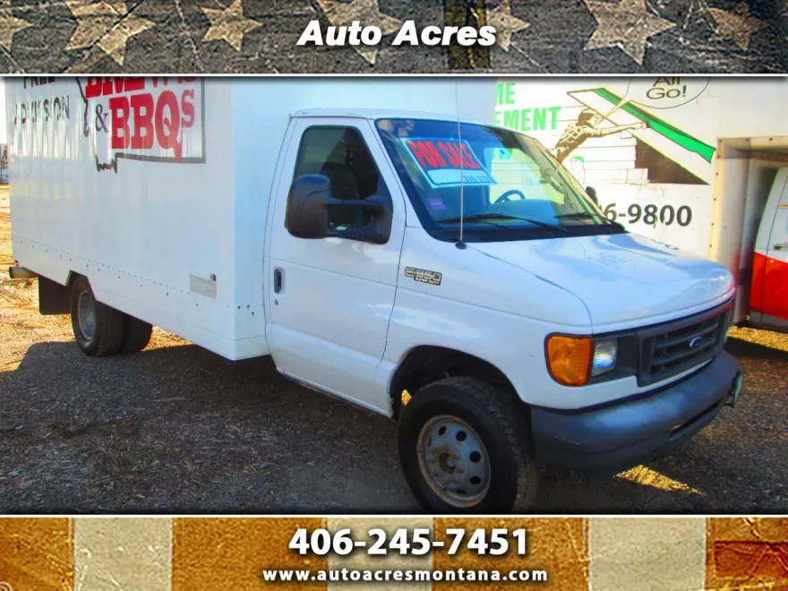 2004 Ford E-350 photo 1