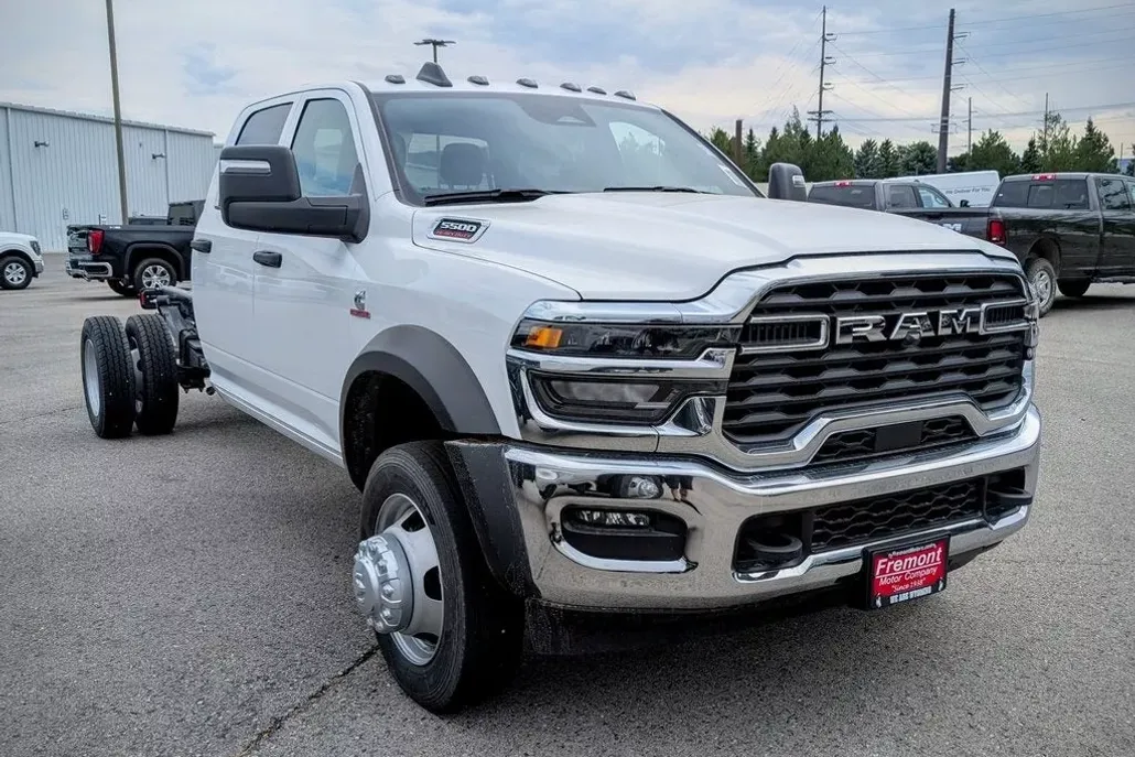 2025 Ram 5500 Tradesman photo 1