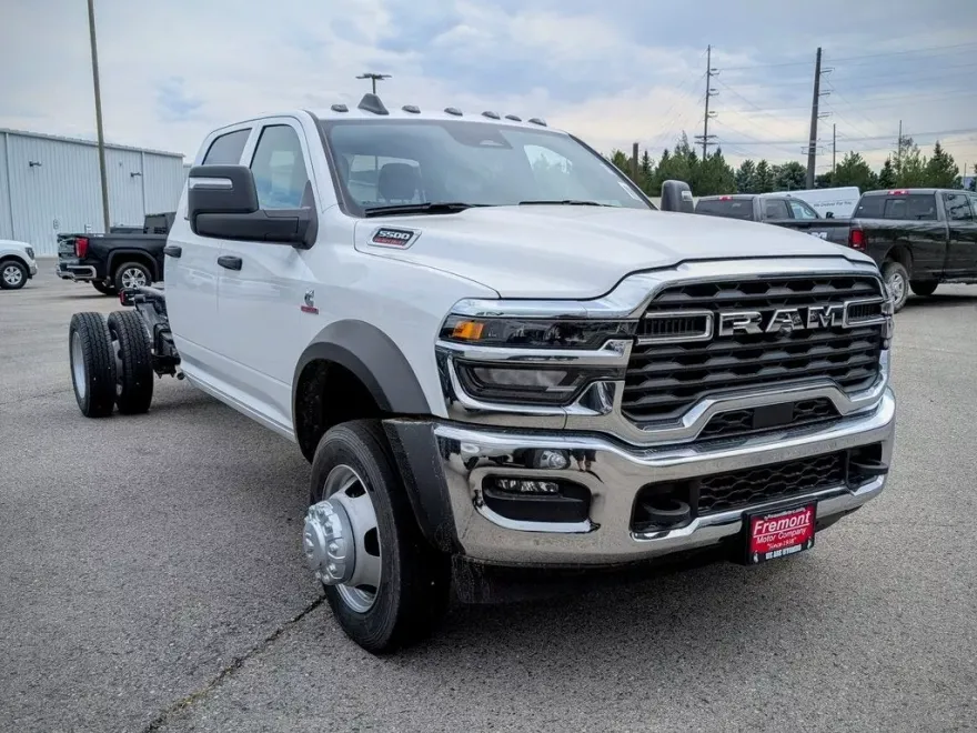 2025 Ram 5500 Tradesman photo 1