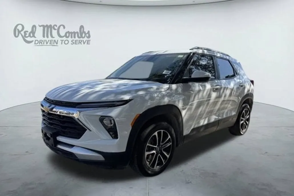 2025 Chevrolet Trailblazer LT photo 1