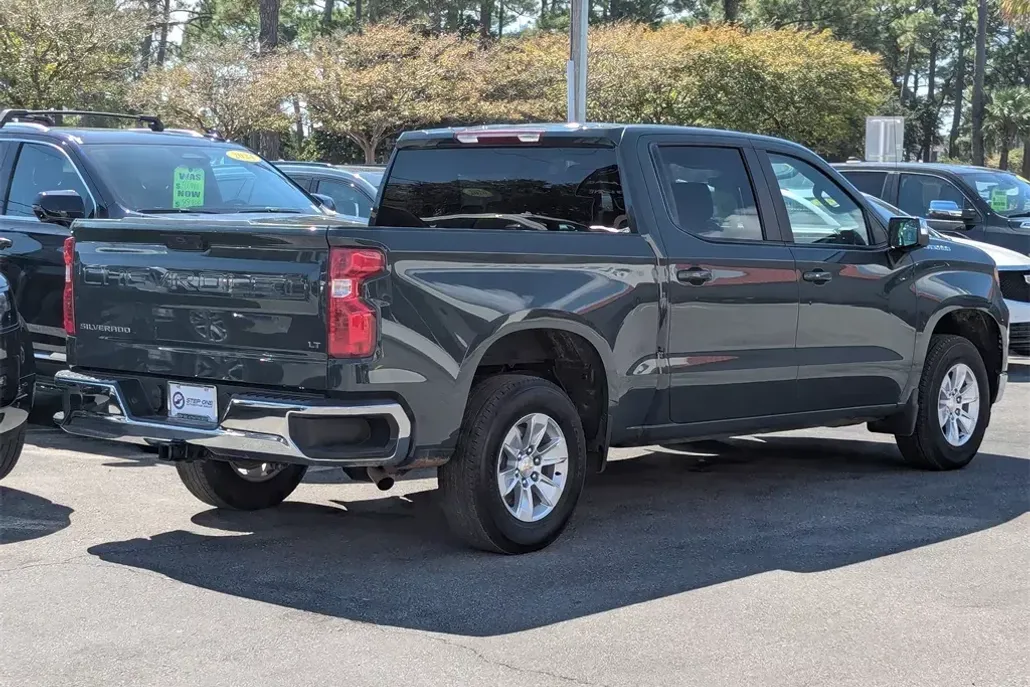 2025 Chevrolet Silverado 1500 LT photo 1