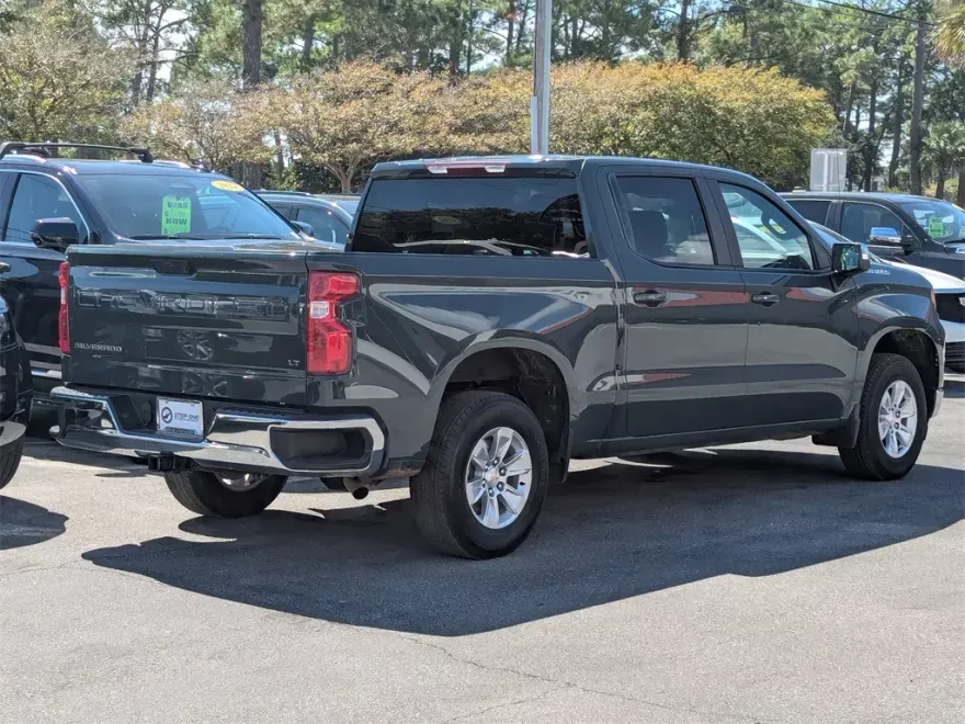 2025 Chevrolet Silverado 1500 LT photo 1