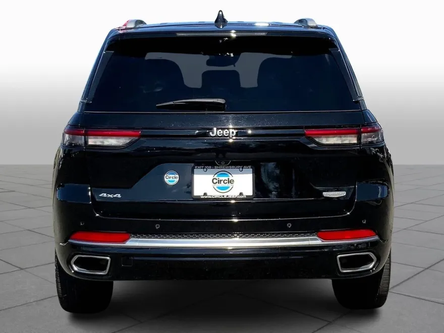 2023 Jeep Grand Cherokee Summit photo 1