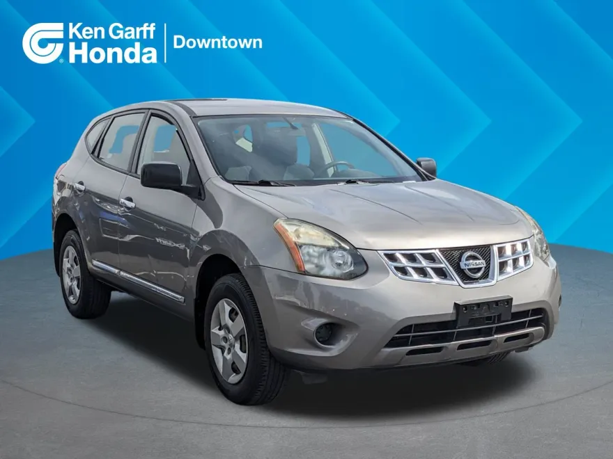 2014 Nissan Rogue Select S photo 1