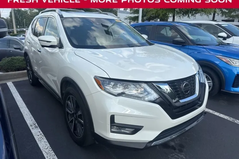2018 Nissan Rogue SL photo 1