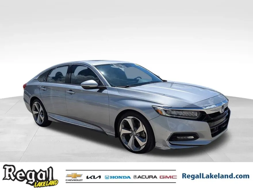2018 Honda Accord Touring 1.5T photo 1