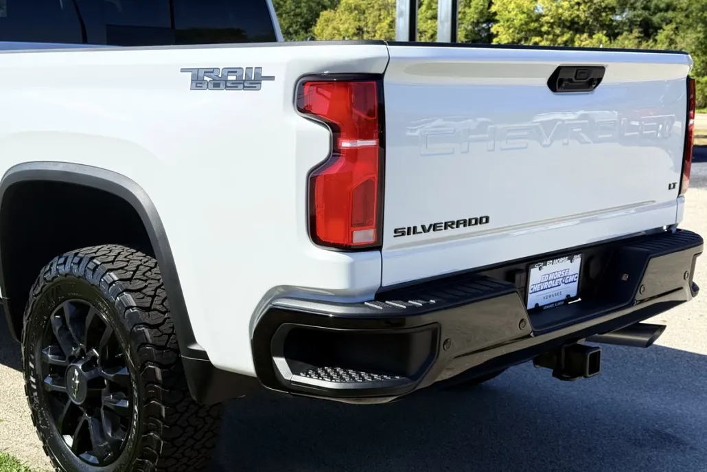 2025 Chevrolet Silverado 2500HD LT photo 1