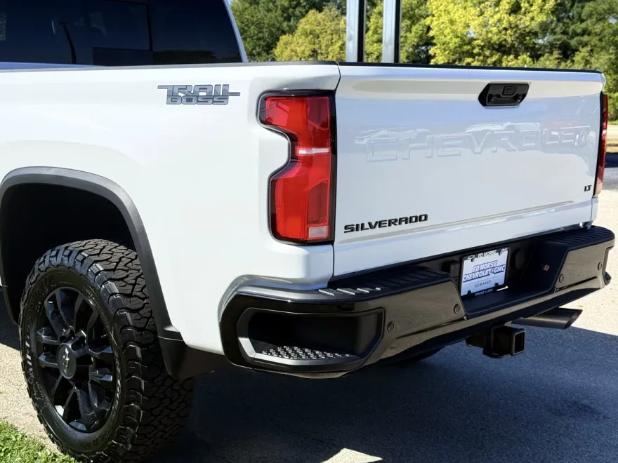 2025 Chevrolet Silverado 2500HD LT photo 1