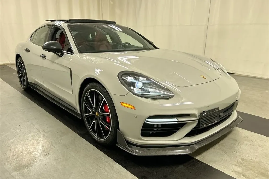 2019 Porsche Panamera Turbo photo 1