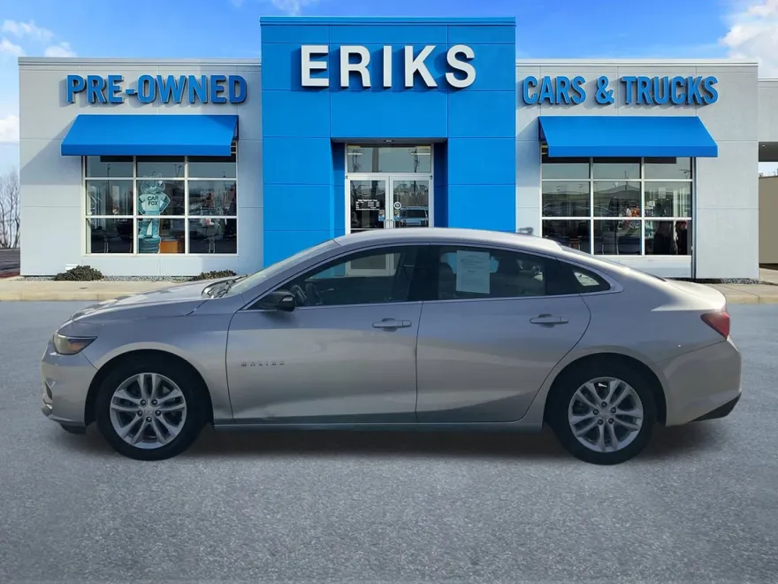 2016 Chevrolet Malibu 1LT photo 1