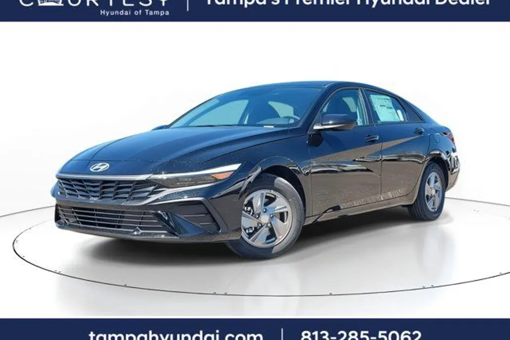 2025 Hyundai Elantra SE photo 1