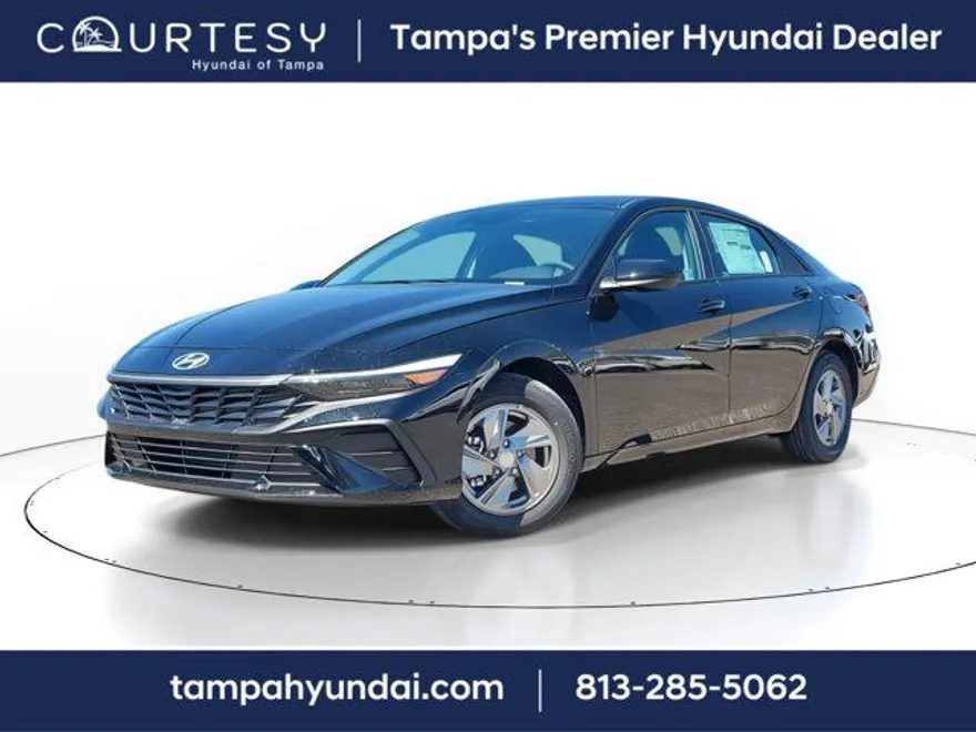 2025 Hyundai Elantra SE photo 1